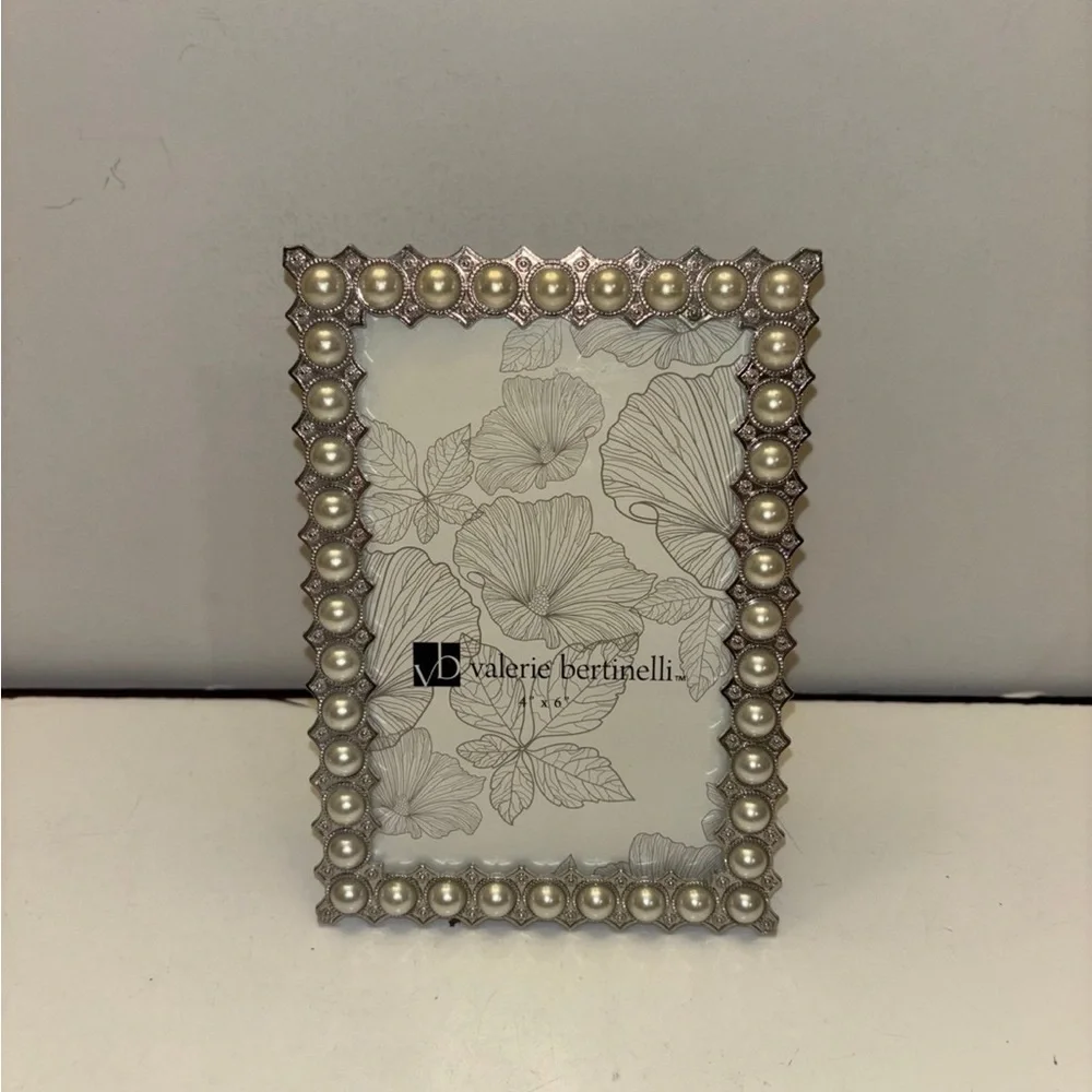 Valerie Bertinelli White Bead pearls picture frame